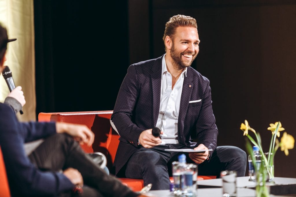 Ronny als Moderator in einer TV Show in Berlin