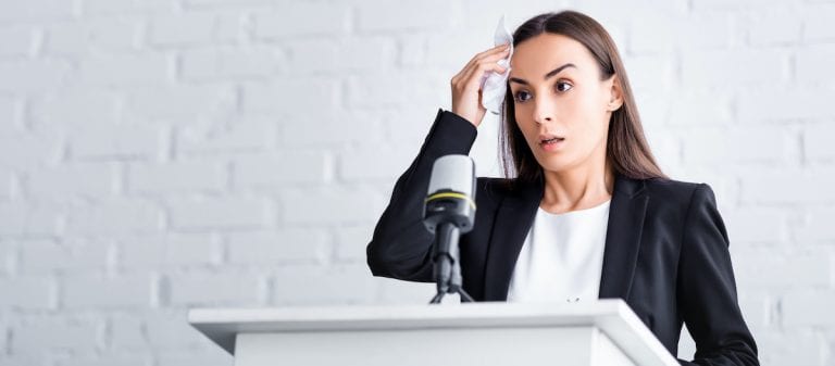 NIE MEHR LAMPENFIEBER! Redeangst überwinden mit diesen einfachen Tricks!