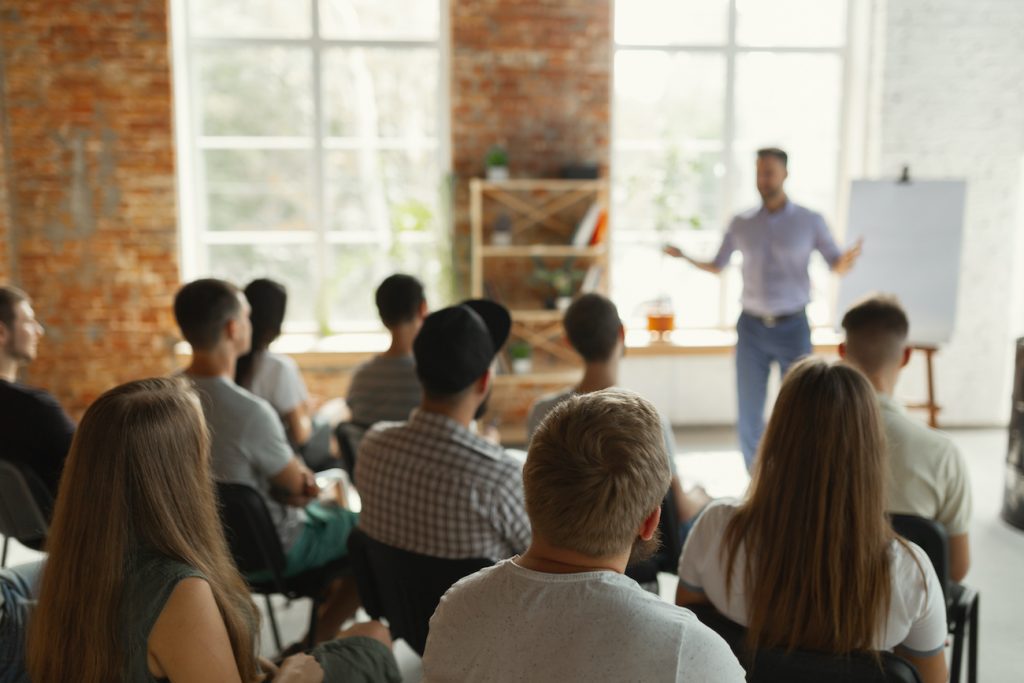 Give a presentation with good body language