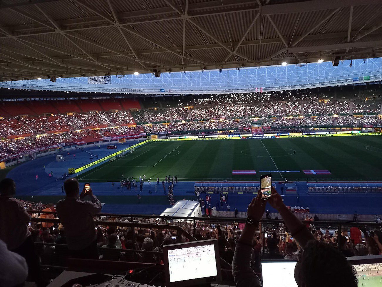 Lichterwelle Ernst Happel Stadion